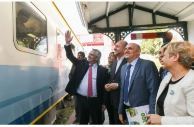 Multitudinario festejo por la vuelta del tren de pasajeros a Cañada de Gómez 