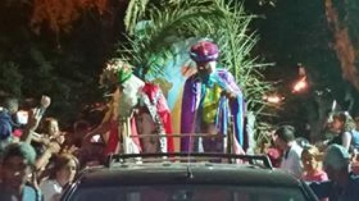 Los Reyes en Olazabal, la policía por Güemes